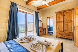 Villa | 3 bedrooms, iron/ironing board, free WiFi, bed sheets - Ta Debora 3 Bedroom Villa With Private Pool (Xaghra)