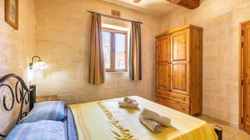 Villa | 3 bedrooms, iron/ironing board, free WiFi, bed sheets