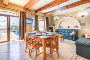 Dining - Villa Ta Debora Sleeps 7 With Pool (Xaghra)
