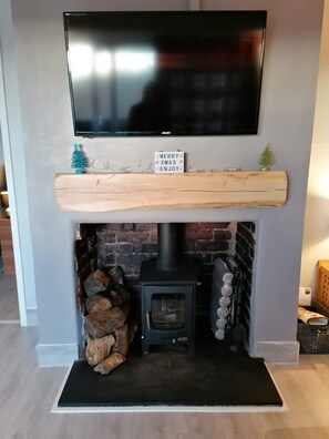 Chalet, Multiple Beds | Private kitchen | Fridge, microwave, oven, stovetop - Sea View Retreat - Free Wifi (Bridlington)