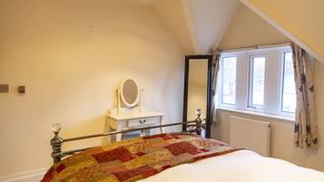 Apartment | 1 bedroom, soundproofing, iron/ironing board, free WiFi