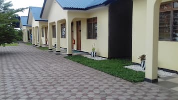 Cabin | Exterior
