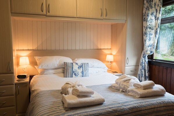 2 dormitorios, tabla de planchar con plancha, wifi gratis y ropa de cama