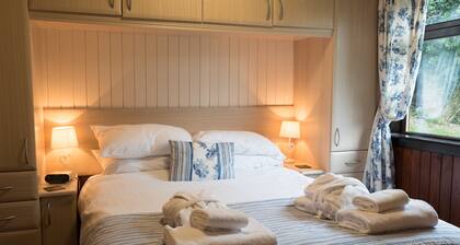 Birch Lodge 23 With Hot Tub, Newton Stewart