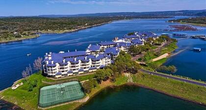 Beautiful Lakefront villa with stunning Views