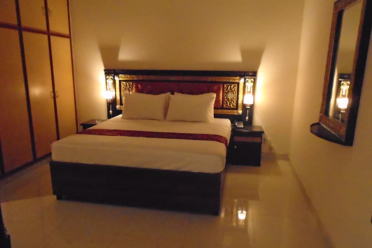 Standard Double or Twin Room, 1 Large Single Bed