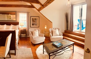 Quarto luxo, 1 cama King, vista para o oceano (Room 6) | Roupas de cama premium, individualmente decorados