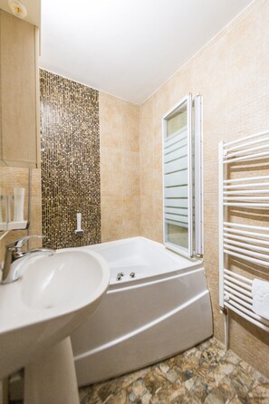 Bathroom - Apartament Carol Davila (Pitesti)