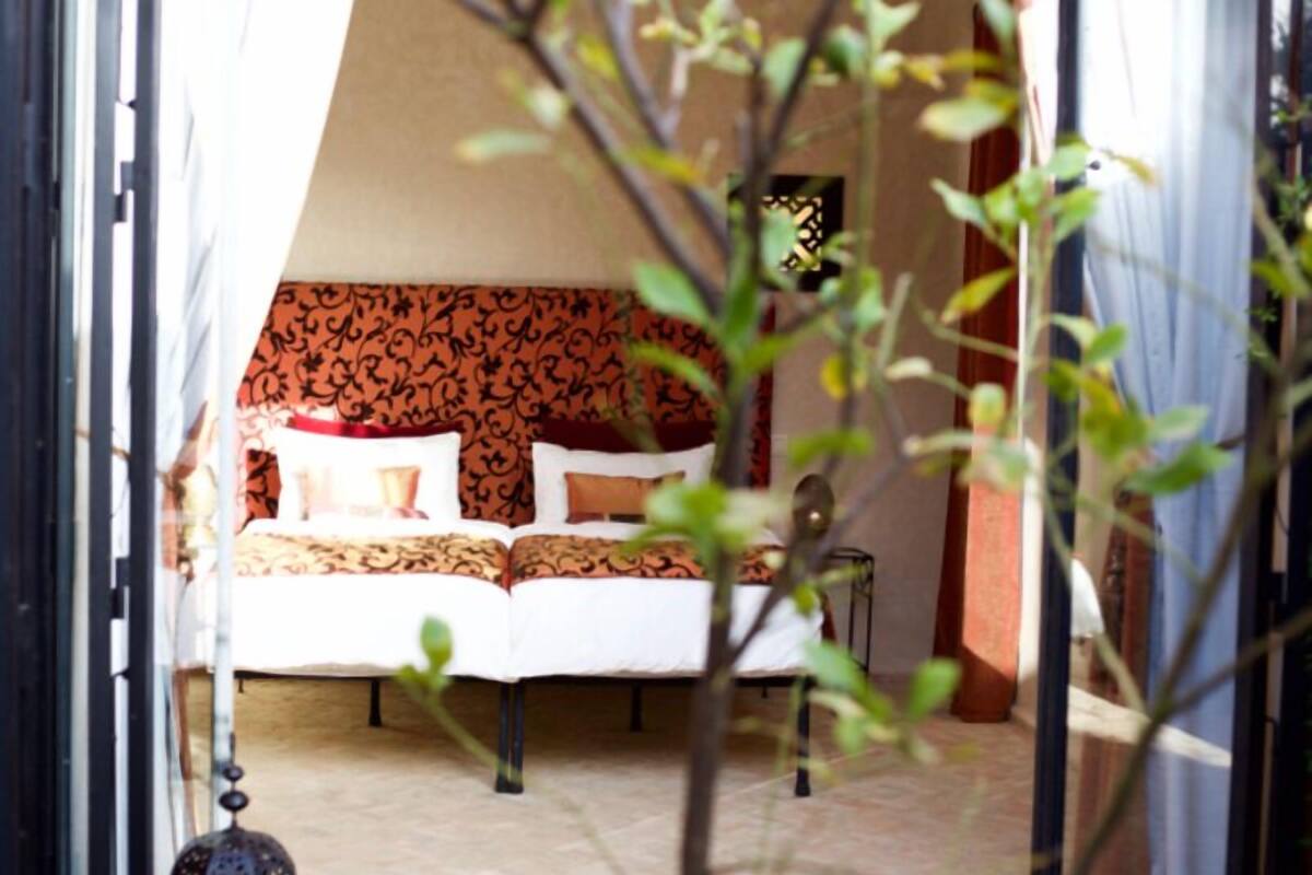 Villa 12 | Desk, iron/ironing board (on request), cribs (surcharge)