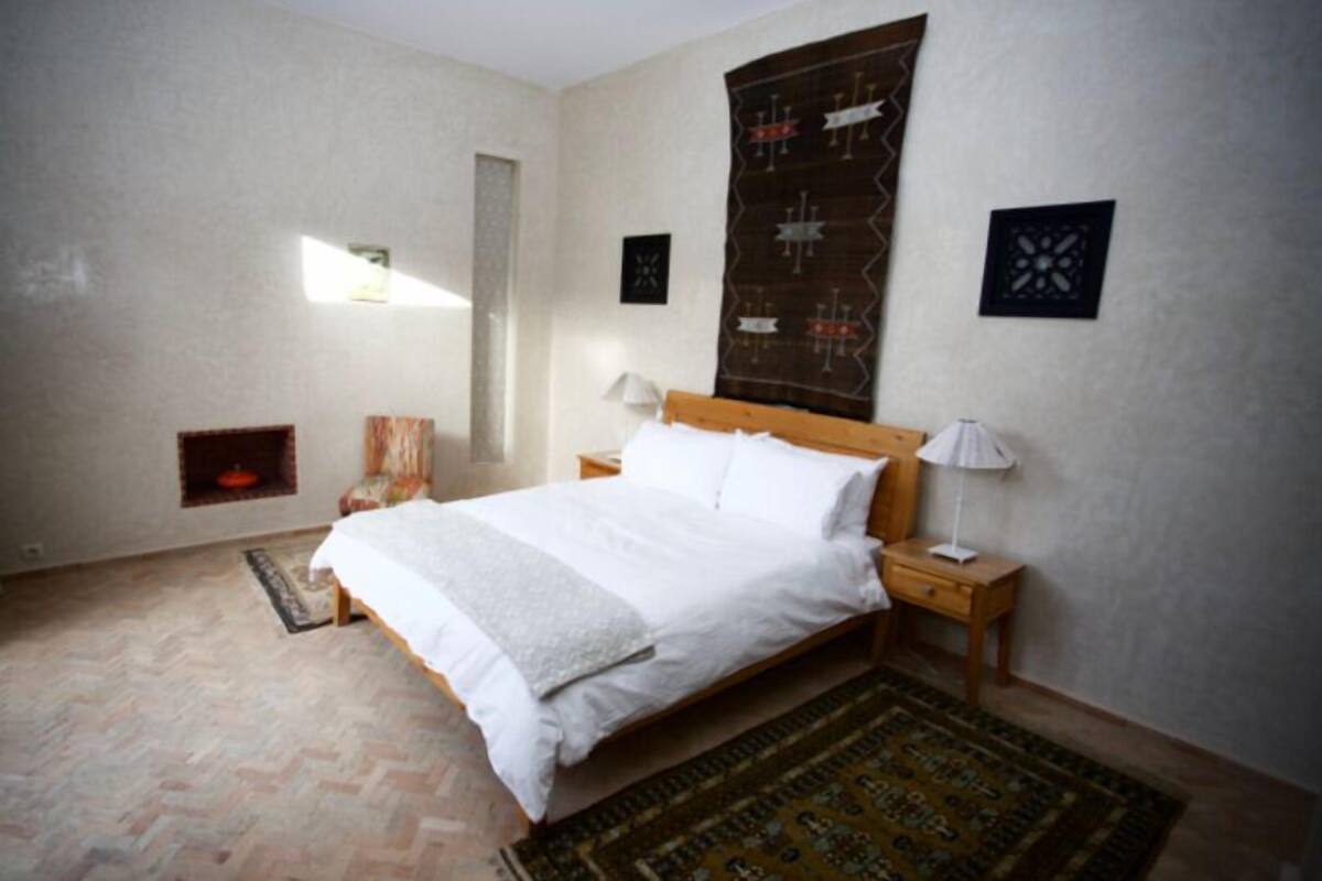Villa 7 | Desk, iron/ironing board (on request), cribs (surcharge)