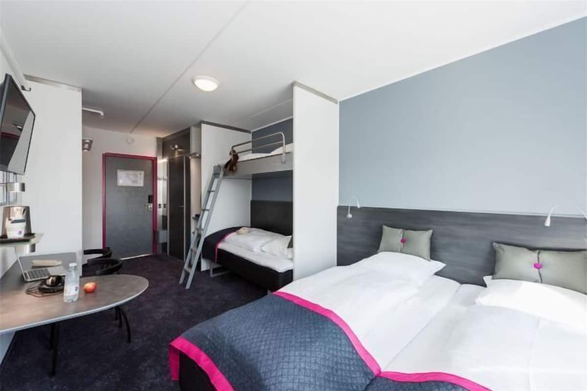 Desk, free WiFi, bed sheets