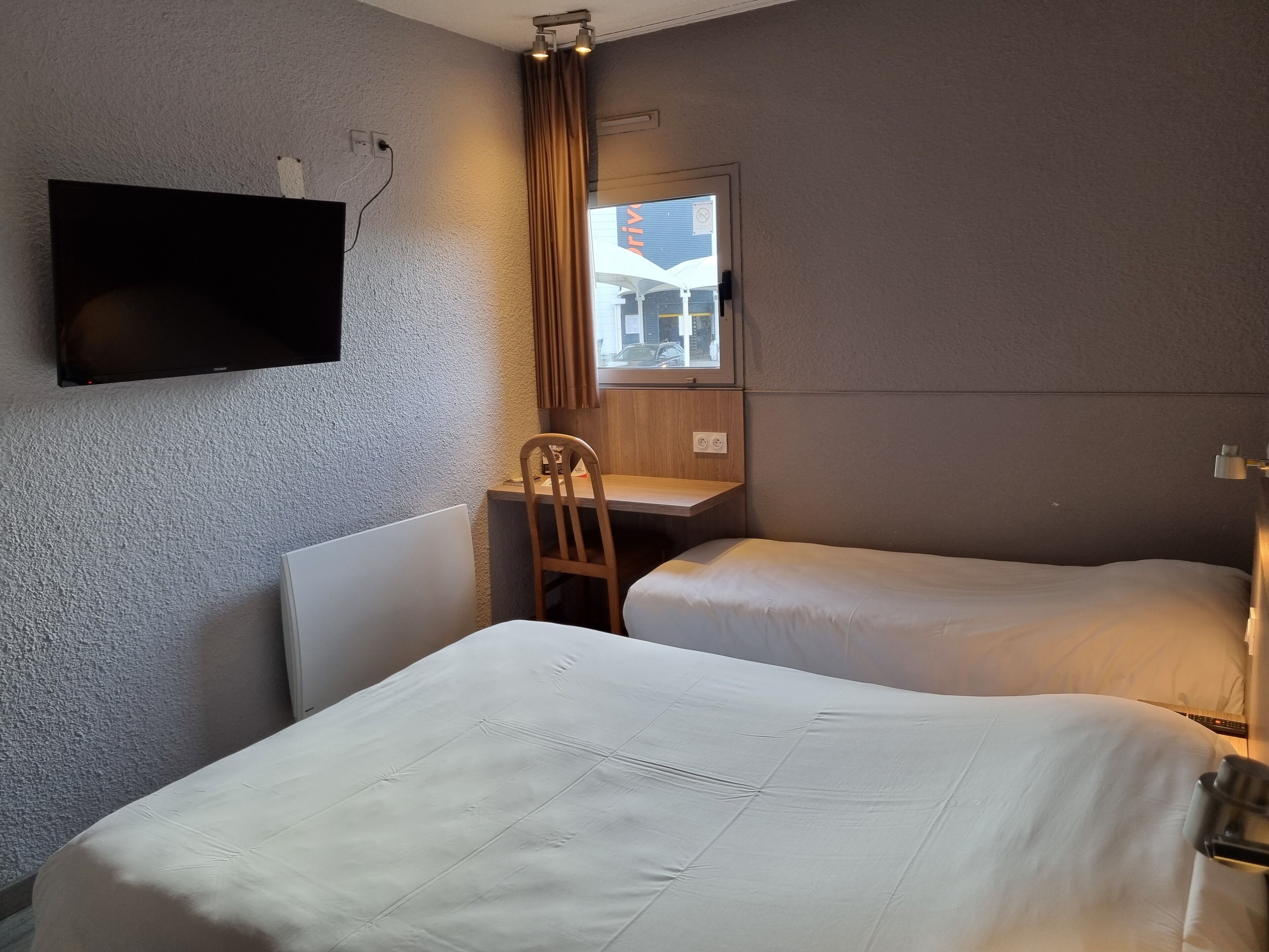 room, accessible, non smoking | individually decorated, individually furnished, desk, soundproofing