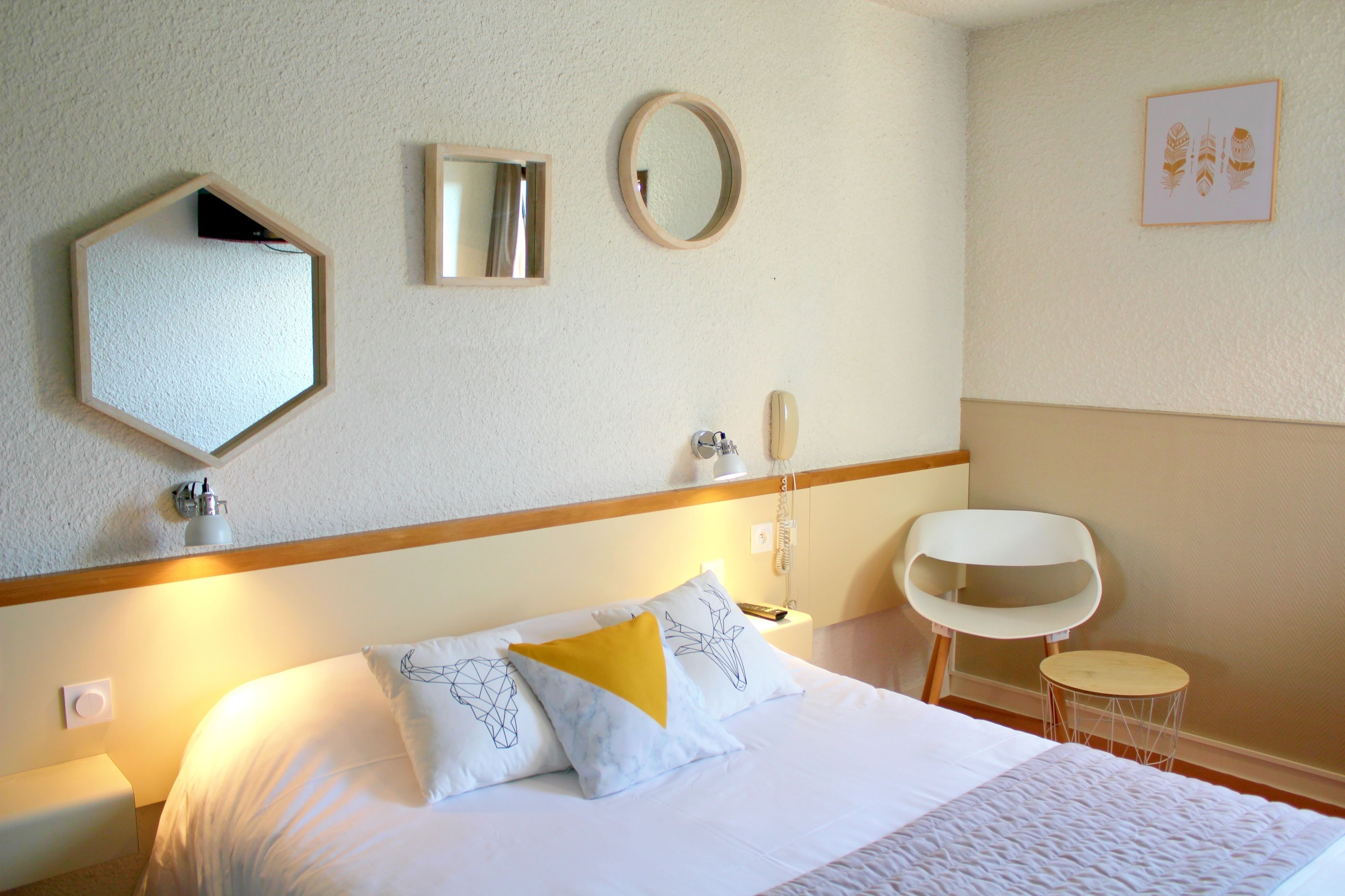 individually decorated, individually furnished, desk, soundproofing