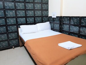 Standard dubbelrum - 1 queensize-säng | Gratis wi-fi