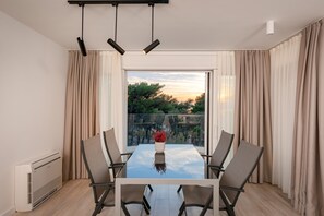 Apartment, 2 Bedrooms (3) | Living area | Flat-screen TV - Villa 01 Apartments (Baska Voda)