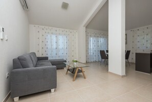 Apartment, Meerblick (1) | Wohnbereich