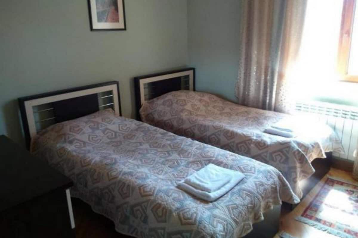 Habitación clásica, 1 cama matrimonial | Área de sala de estar