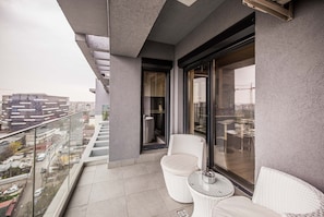 Luxury Apartment, 1 King Bed with Sofa bed, Non Smoking, City View | Balcony