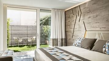 Doppel- oder Zweibettzimmer, Gartenblick | Minibar, Zimmersafe, kostenloses WLAN, Bettwäsche