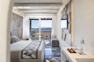 Quarto casal luxo, 1 cama de casal, vista para o mar | Frigobar, cofres nos quartos, Wi-Fi de cortesia, roupa de cama