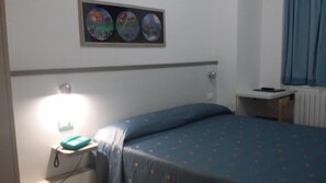 Desk, cots/infant beds, free WiFi, bed sheets - Hotel San Giorgio (Alassio)