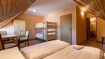 Family Room, Multiple Beds, Ensuite | 1 bedroom, soundproofing, free WiFi