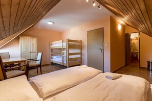 Family Room, Multiple Beds, Ensuite | 1 bedroom, soundproofing, free WiFi - Penzion Šatovské Lípy (Šatov)