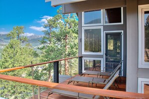 House, 3 Bedrooms | Balcony