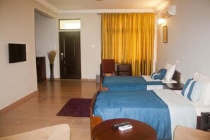 Chambre Deluxe Double ou avec lits jumeaux | Coffres-forts dans les chambres, bureau