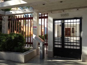 Property entrance - Piso 22 Shopping (Córdoba)