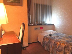 Desk, iron/ironing board - Hotel Satoh Tokyo (Tokyo)