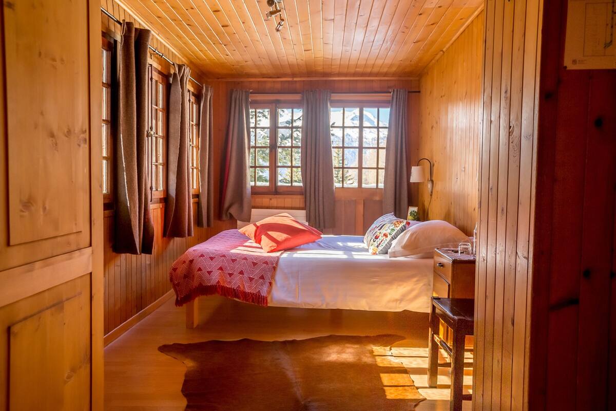 Double Room (Weisshorn) | WiFi (free), bed sheets