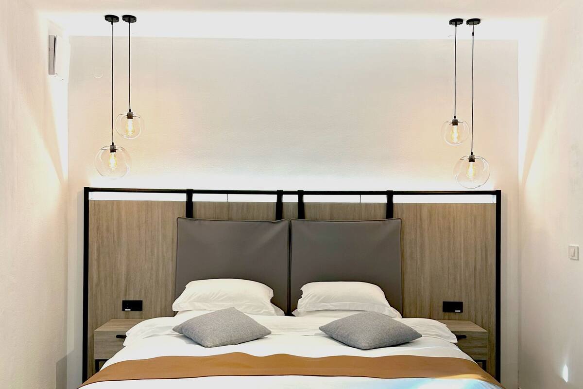 Executive Room, 1 King Bed with Sofa bed, City View | Egyptian cotton sheets, premium bedding, Tempur-Pedic beds, minibar
