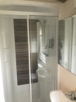 Cabin | Bathroom