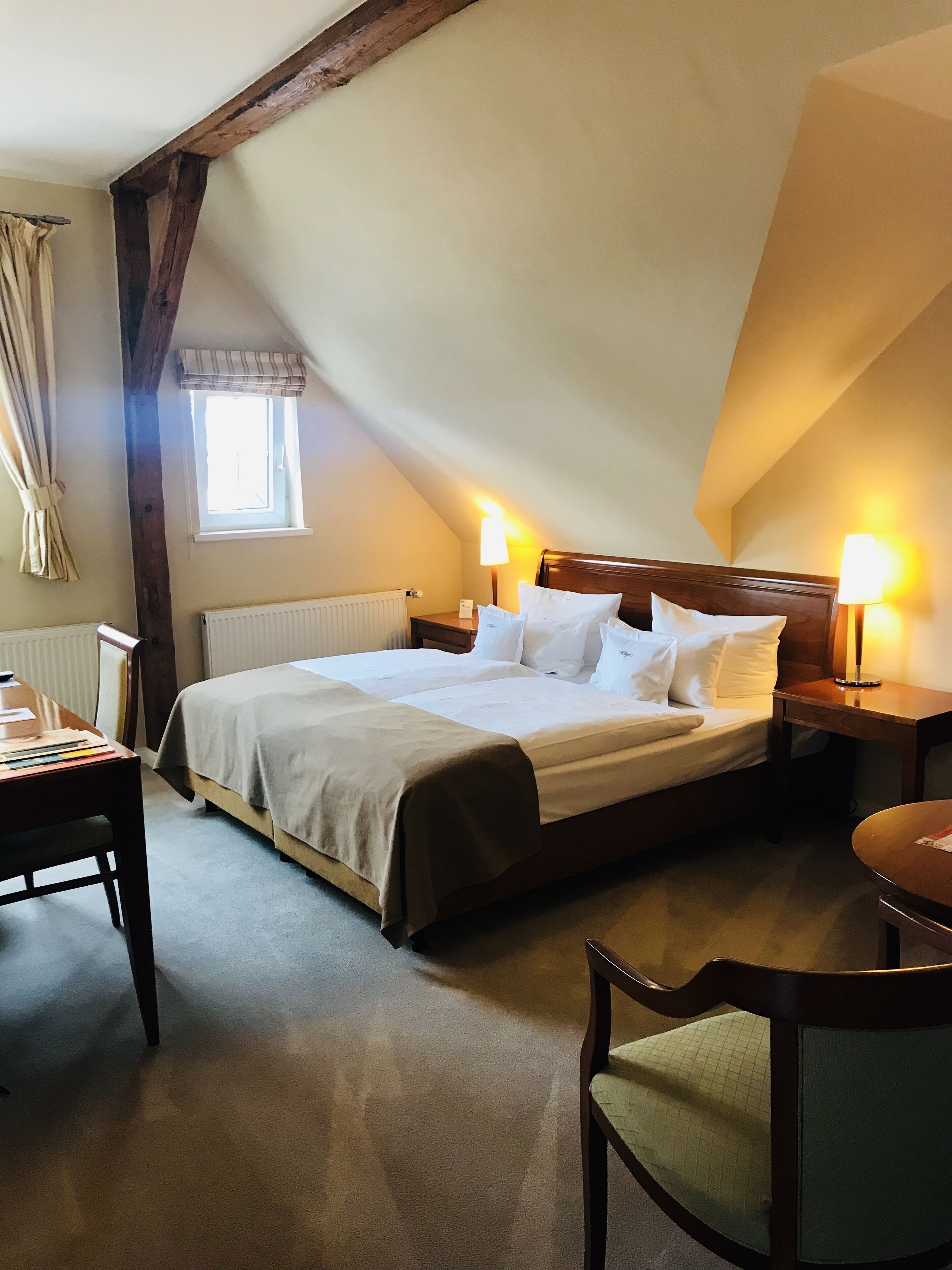 classic double room, private bathroom | 1 bedroom, hypo-allergenic bedding, in-room safe, desk