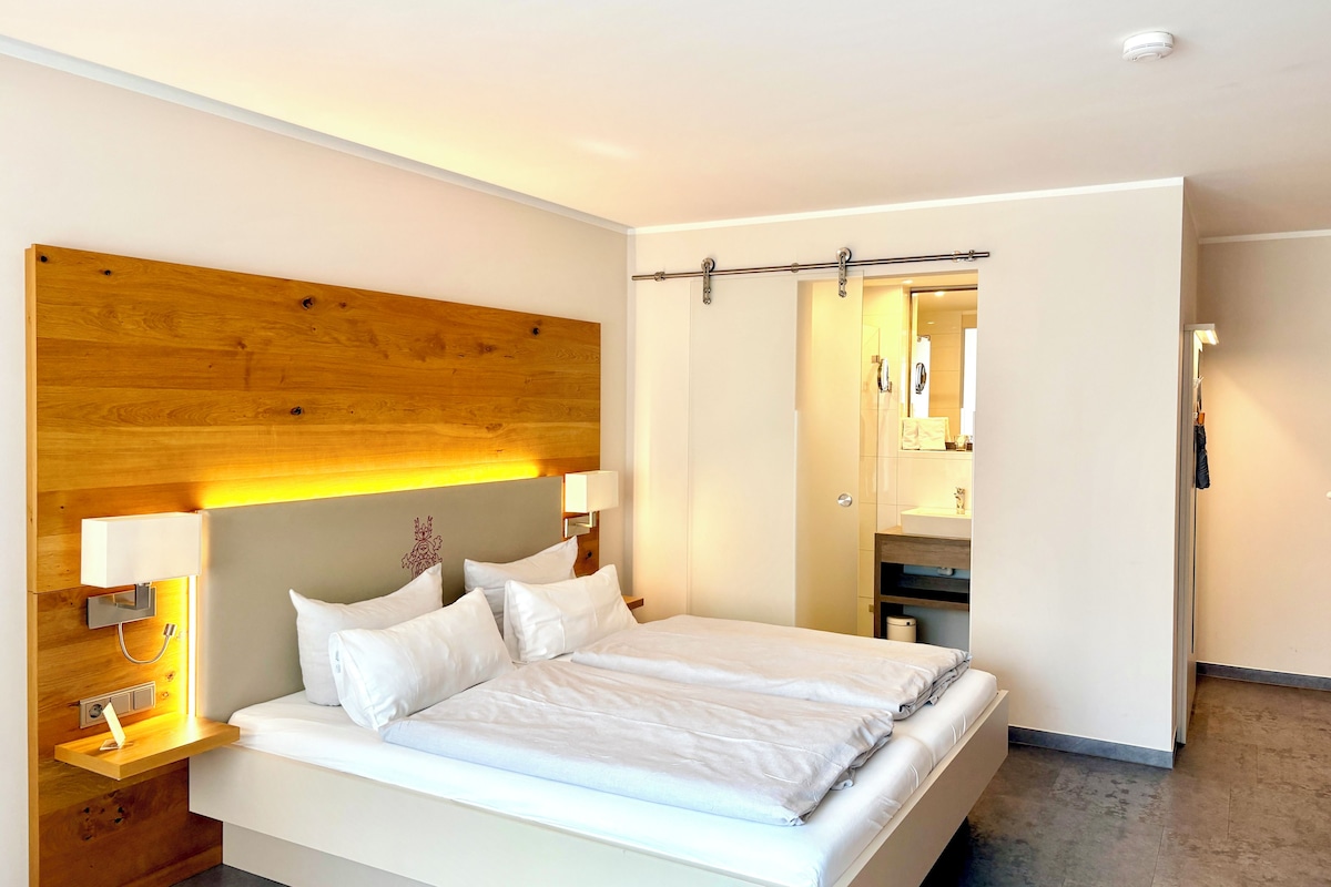 Junior Room, Patio, Ground Floor | Hypo-allergenic bedding available, in-room safe, desk