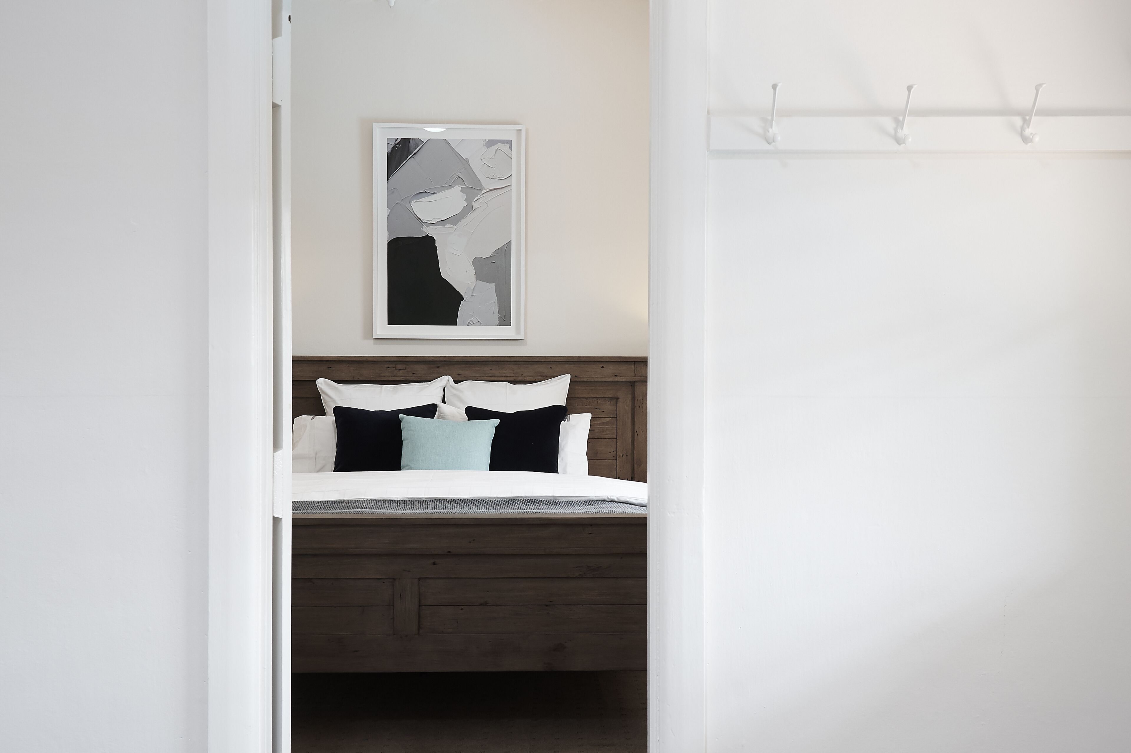 Tomfoolery Winegrower's Cottage — image 13