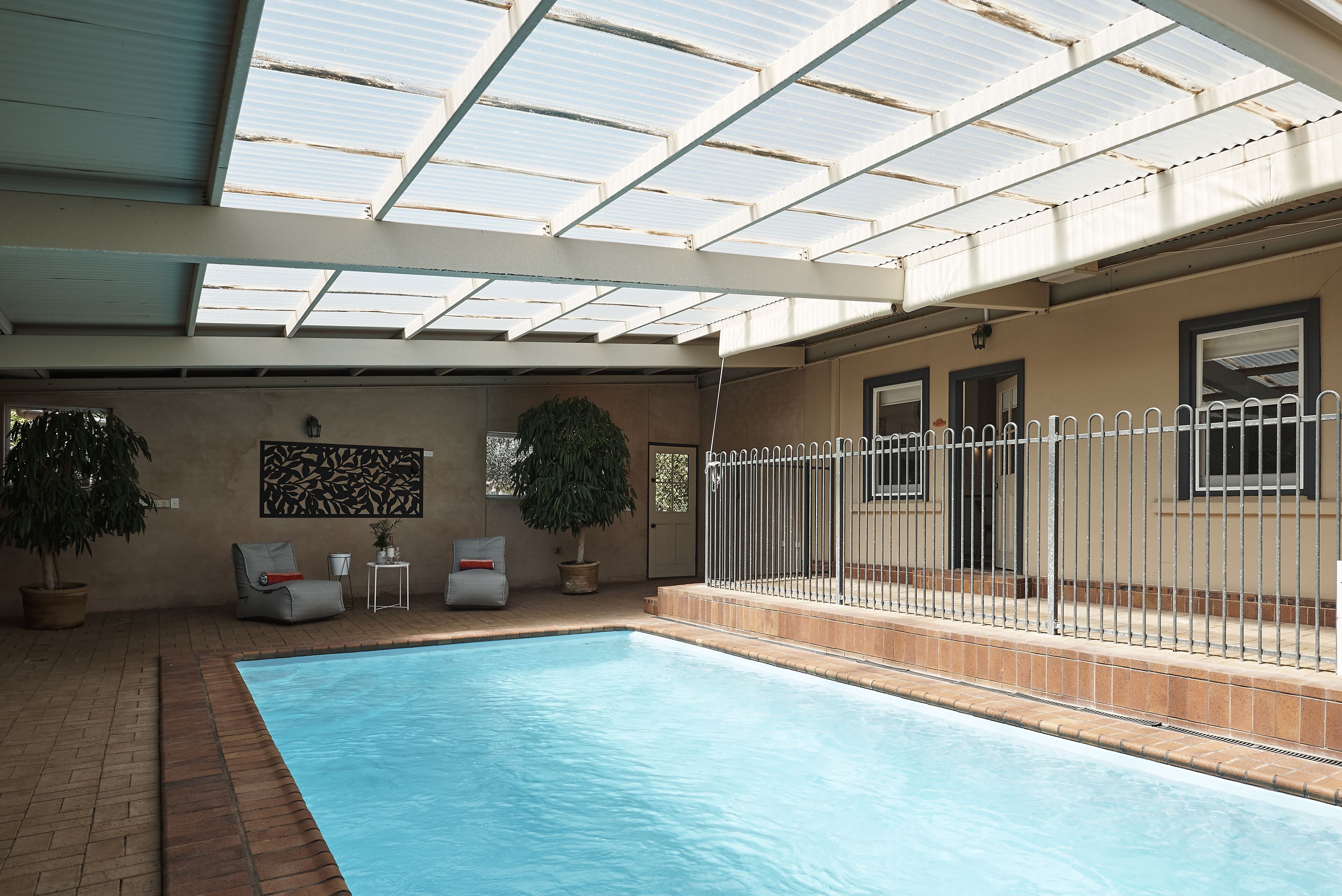 Tomfoolery Winegrower's Cottage — image 8