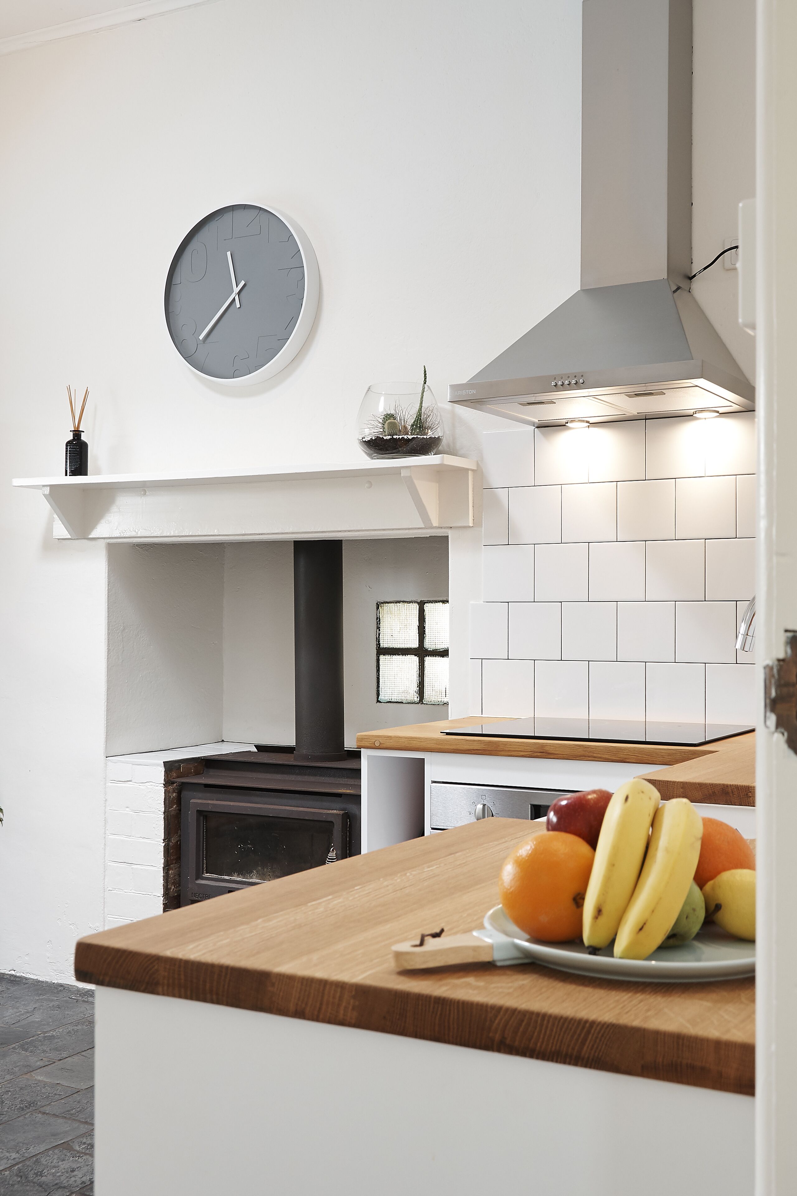 Tomfoolery Winegrower's Cottage — image 24