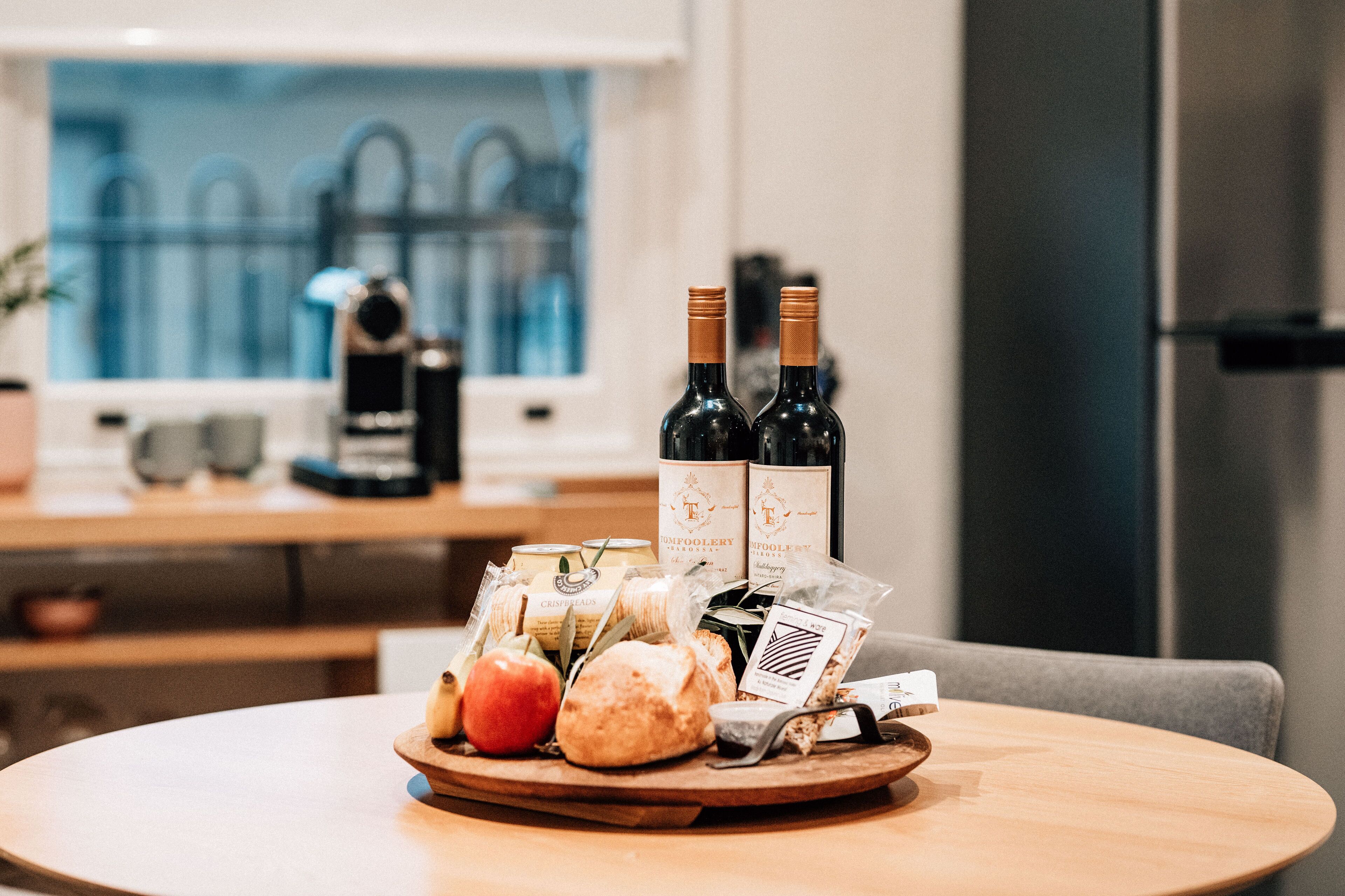 Tomfoolery Winegrower's Cottage — image 4