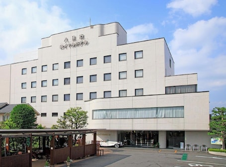 Exterior. Yokaichi Royal Hotel