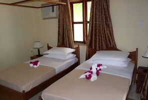 Double Room, 1 Double Bed | Bed sheets - Misali Beach (Pemba Island)