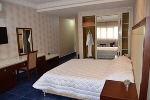 Chambre Junior | Bureau, espace de travail pour ordinateur portable