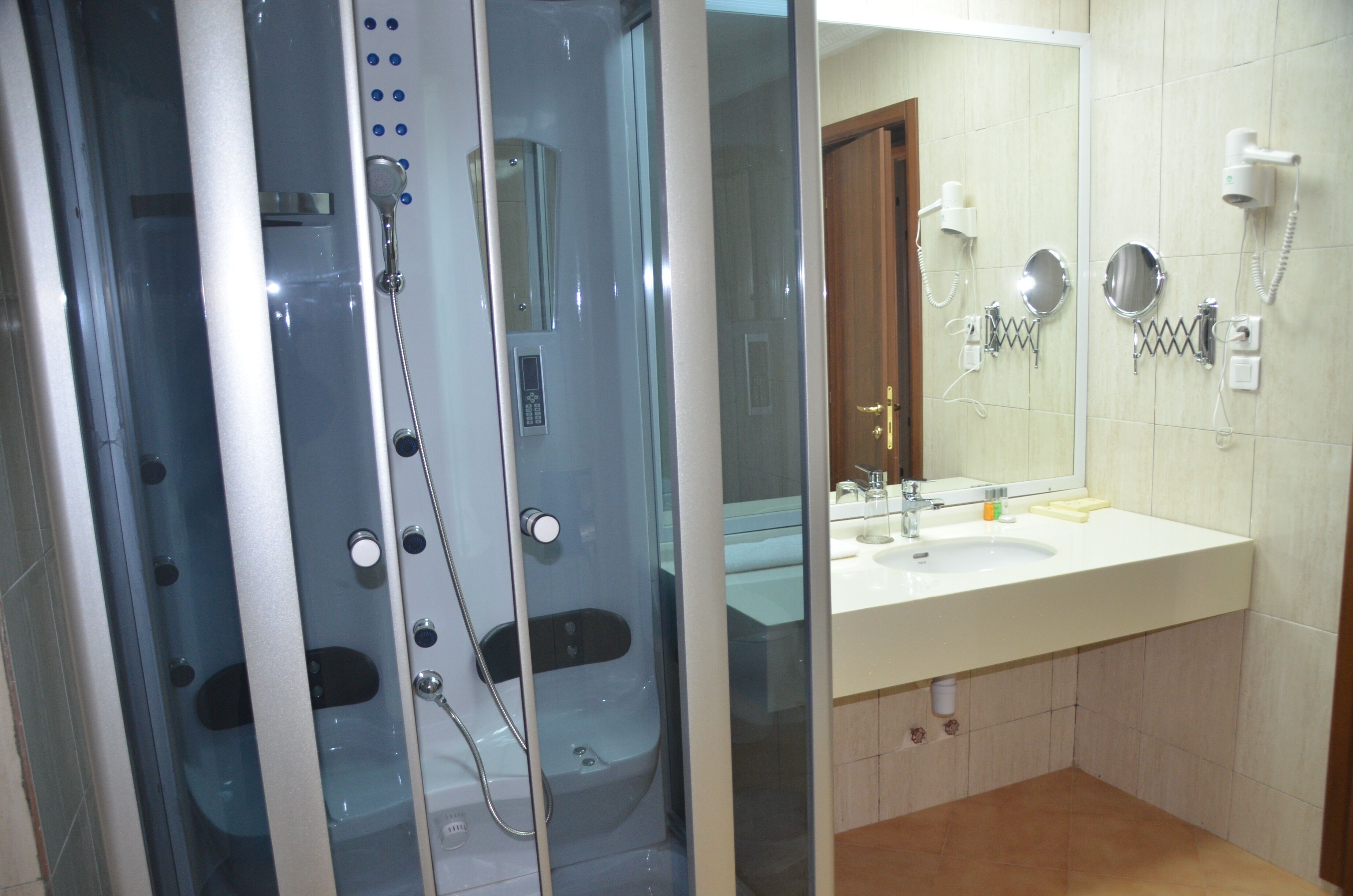 junior room | bathroom