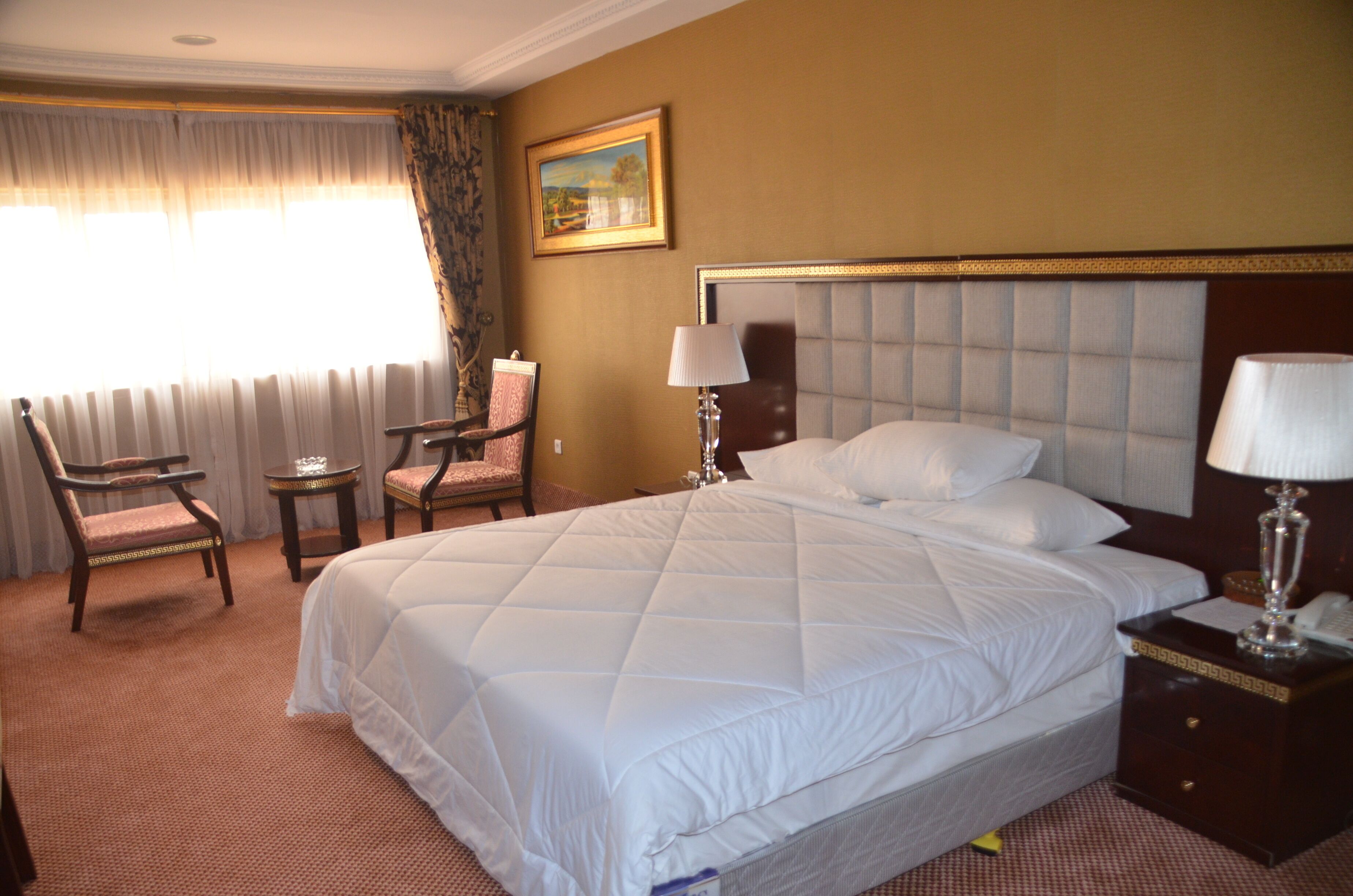 executive room | 1 bedroom, desk, laptop workspace, soundproofing