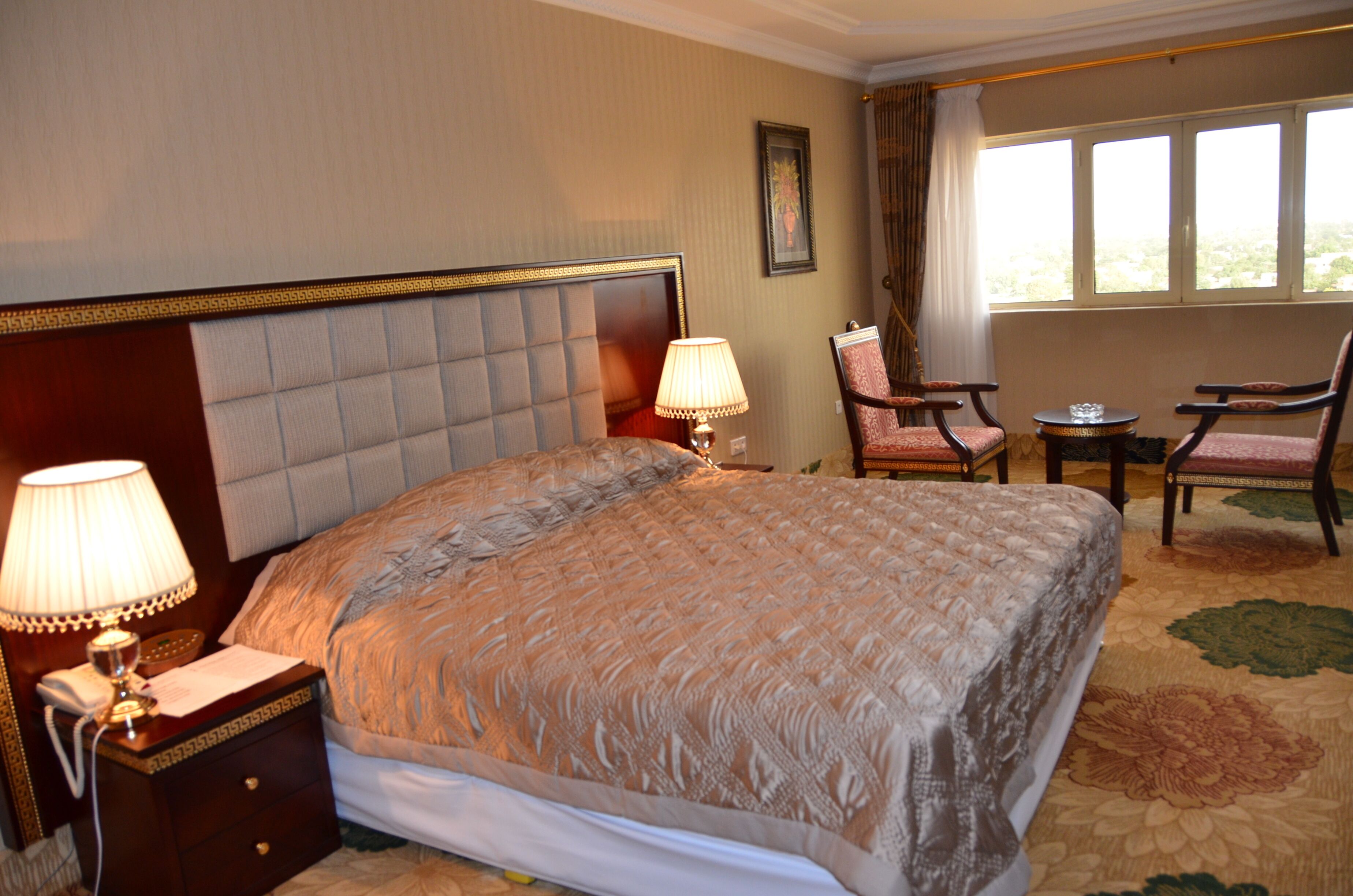 royal room | 1 bedroom, desk, laptop workspace, soundproofing