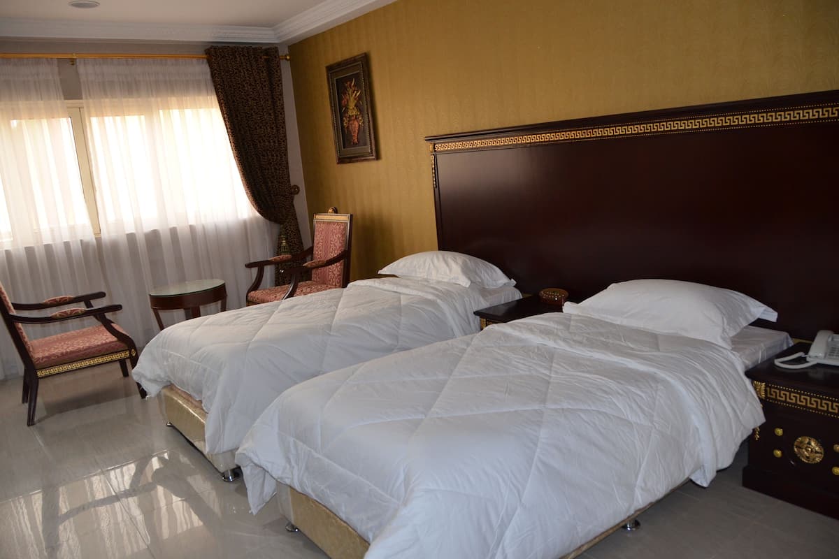 standard twin room | 1 bedroom, desk, laptop workspace, soundproofing