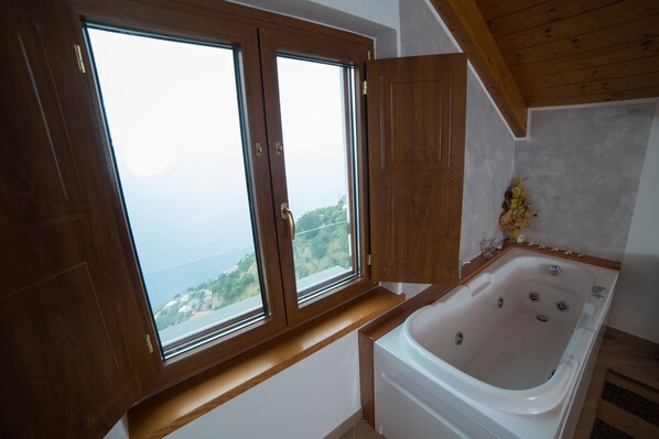 Luxury Double Room, Sea View (Piedirosso 4) | Minibar, in-room safe, desk, soundproofing - San Giacomo Relais (Furore)