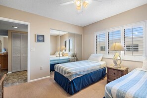 2 bedrooms, desk, iron/ironing board, WiFi