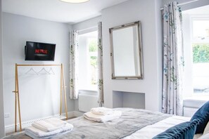 3 habitaciones, tabla de planchar con plancha y wifi gratis 